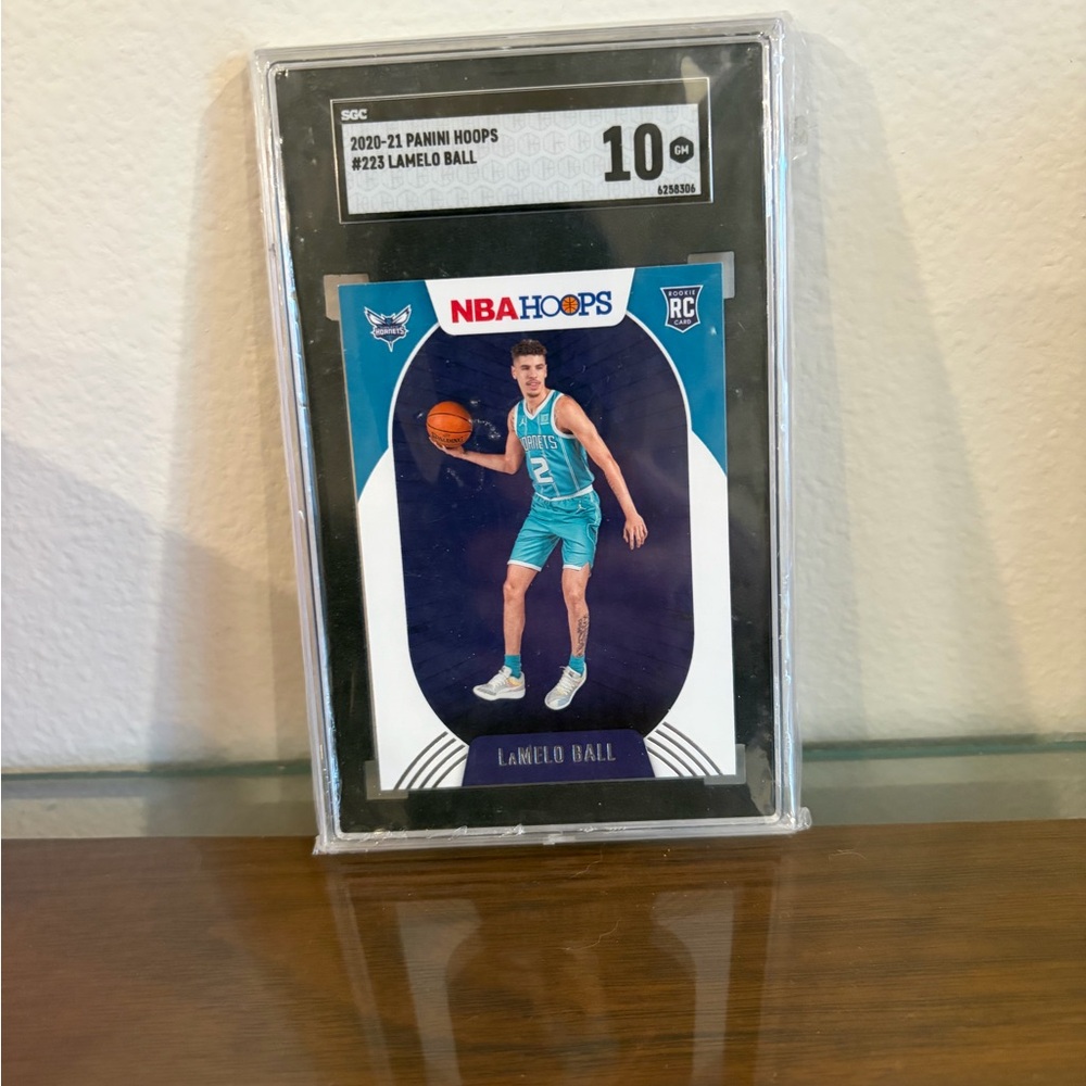 2021‑22 PANINI HOOPS LAMELO BALL ROOKIE – SGC 10 GEM MINT #233
